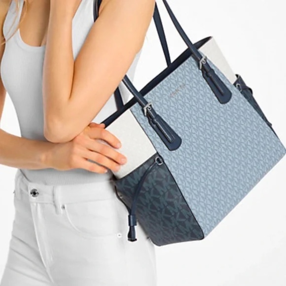 Michael Kors Voyager Large Color Block Signature Logo in Admiral Multi - Picture 2 of 12
